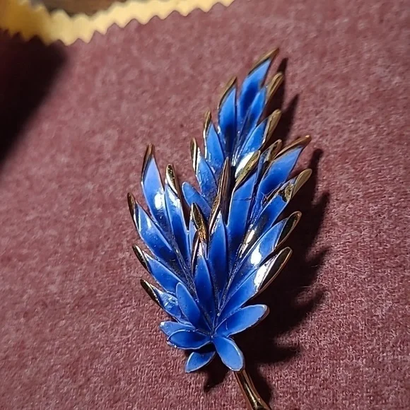 Beautiful PIM Vintage Brooch - Picture 10 of 10